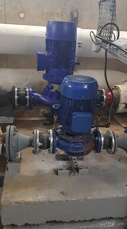 Nouvelle pompe de chauffage KSB Etaline installée par Motralec pour Sodexo, tour W à Puteaux (92)